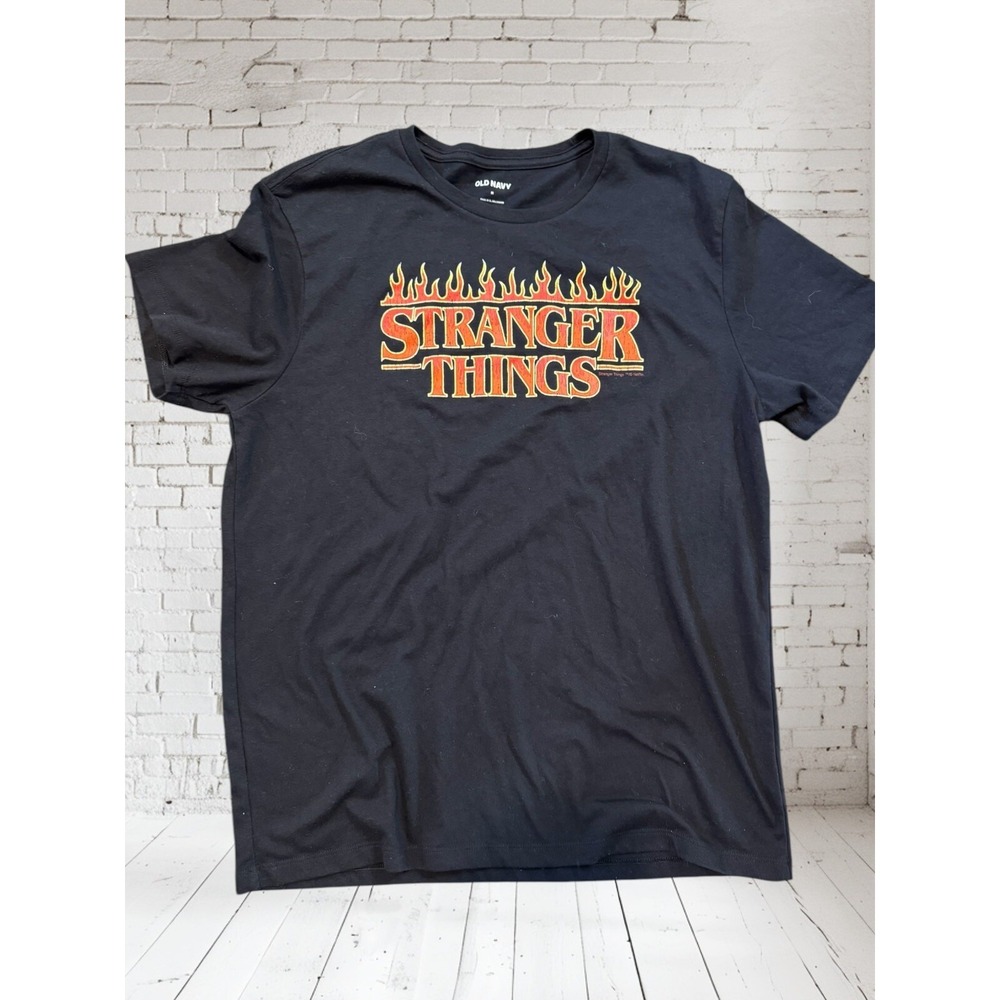 Netflix Stranger Things Medium Flaming Logo Black T-Shirt Comfort Goth Gruunge